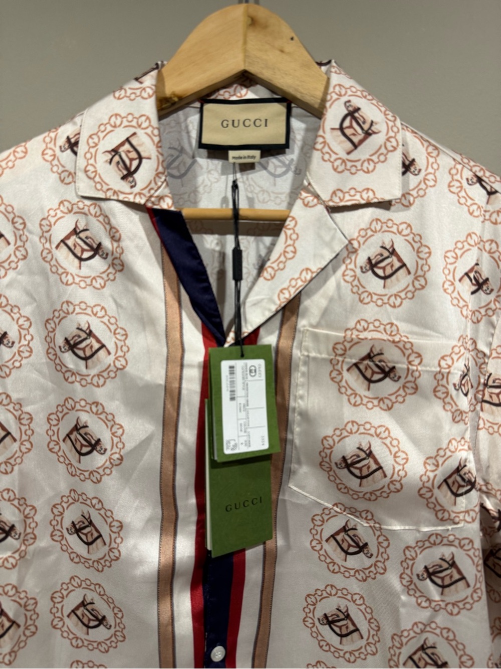 Gucci Cream Short-Sleeve equestrian Logo-Print silk shirt (1:1 defect oil mark)